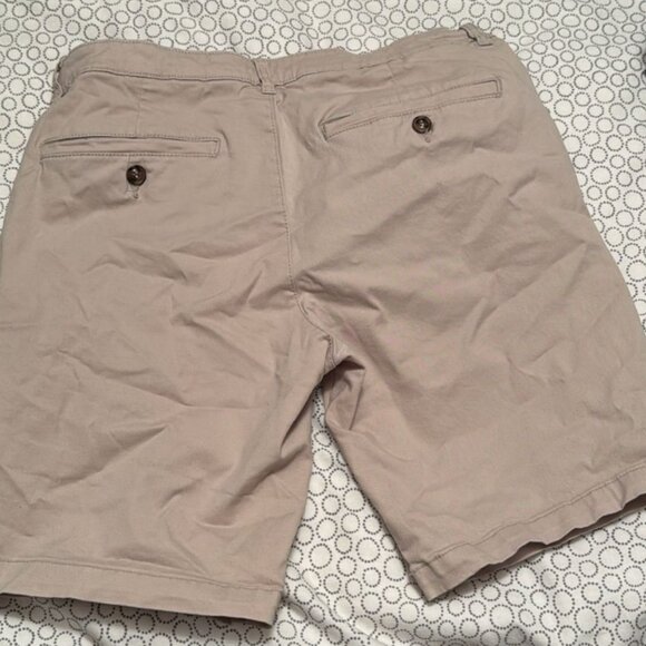 Castro Men's Shorts - EU 42/USA 32 Waist - Picture 2 of 3